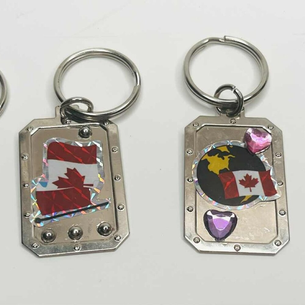 Handmade Canadian Flag Metal Keychain Gift Souvenir NWT